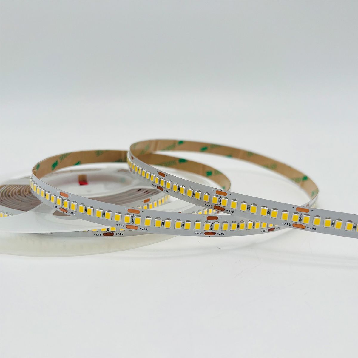фото светодиодная лента favourite 14,4w/m 120led/m 2835smd теплый белый 5m 2001-31420 | 220svet.ru